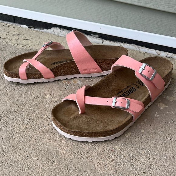 Birkenstock Shoes - Like new coral Birkenstocks